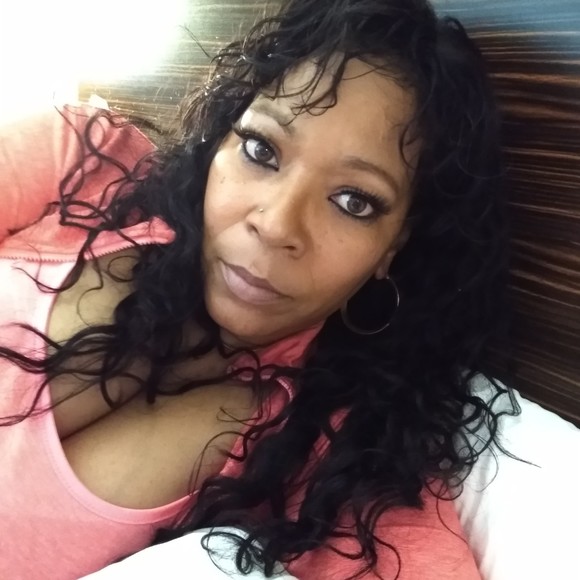 Meet your Posher, Yvette - Picture 1 of 1